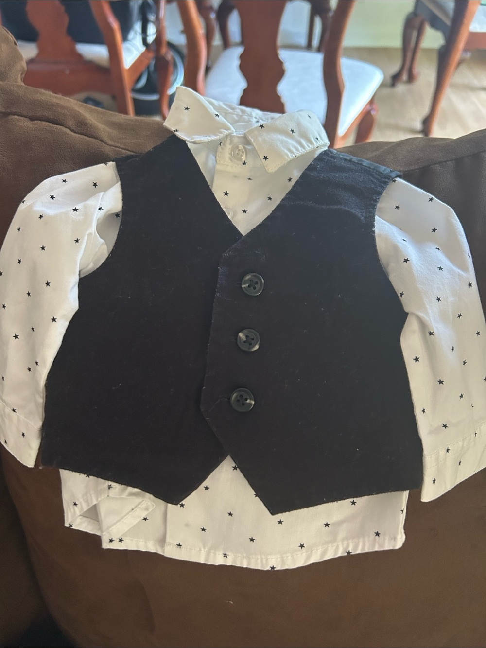 Bundle of 10 outfits Mixed Baby Boy Outfits for special occasions - Picture 6 of 7